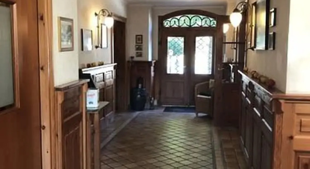 Hotel Zum Weserdampfschiff, Забронировать Отель Бад-Карлсхафен земля Гессен, рядом с Музей монастыря Хельмарсхаузен