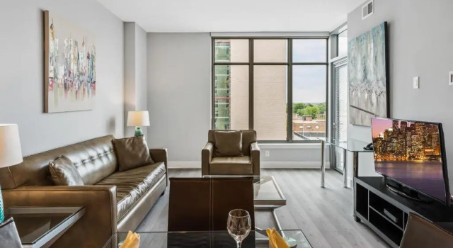 Апартаменты Bluebird Suites Near Chevy Chase