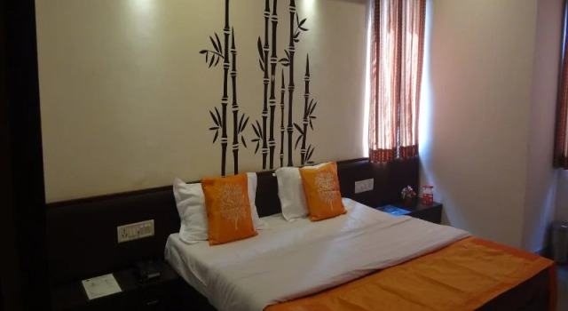 SNP House Airport Hotel & Restaurant, Rezervovat Hotel Hotely v Rajasthan s parkováním, Parkování