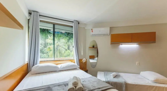 Apt w/ Balcony Steps From the Sea, Ilheus Erw0301