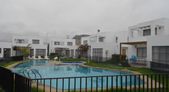 Cabañas Marina Serena, Rezerwuj Hotel Hotele w La Serena z basenem, Basen