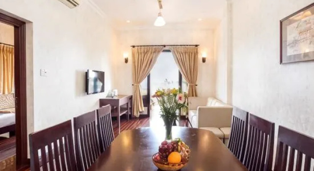 Люкс с видом на сад Beachfront Hotel
