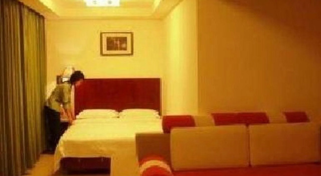 Blue Sea Sunny Hotel, Rezerwuj Hotel Longhua Haikou