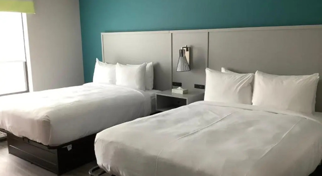 Четырёхместный люкс Comfort Suites Colorado Springs East - Medical Center Area