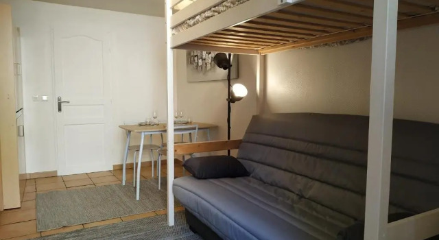Studio au centre-ville de Dole, Rezervasyon Daire Dole 