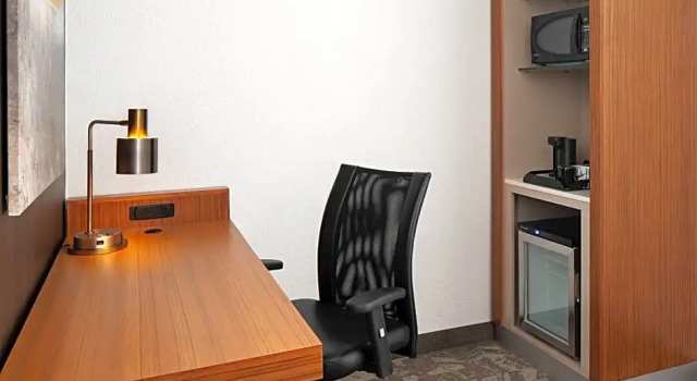 Четырёхместная студия SpringHill Suites Scottsdale North