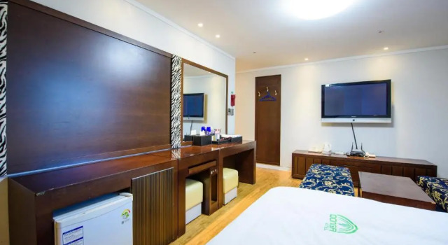 Kang Neung Dong-a Hotel, Boek Hotel Hotels in Gangwon-Do met parkeren, Parkeren