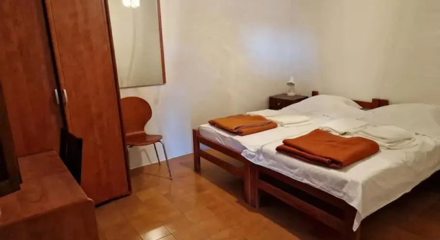 Beachfront House with garden and two terraces, Забронировать Отель Тисно Murter Island