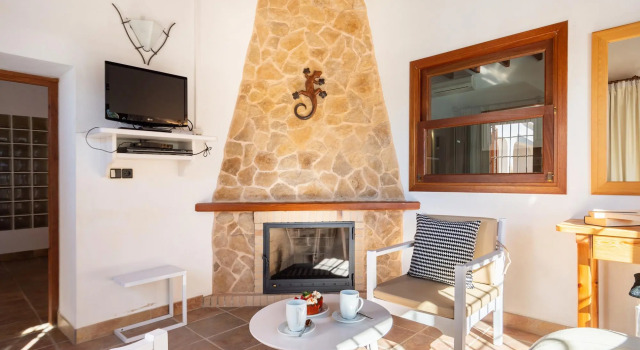 New! Villa Savinar in Es Cubells, Book Villa Hoteller i Es Cubells med pool, Swimmingpool