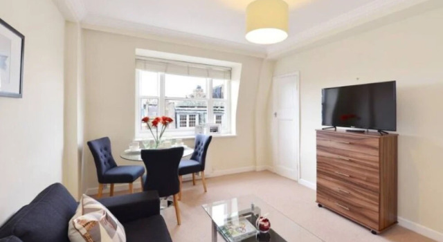 Bright and Central Studio Apartment