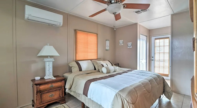 Коттедж Lake Views & Private Porch: Auburndale Family Home