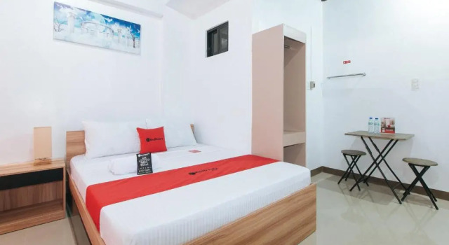 Двухместный люкс RedDoorz Near Iloilo International Airport