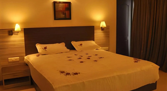 Ovm Resorts, Забронировать Отель Отели штата Тамилнада с бассейном, Бассейн