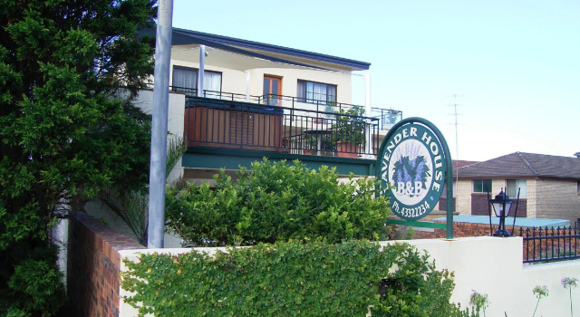 Lavender House Bed & Breakfast, Забронировать Отель «постель и завтрак» Зе-Энтранс Central Coast, рядом с Площадка для кормления пеликанов