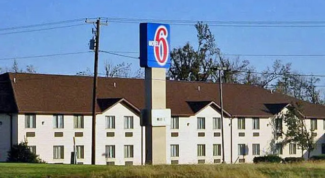 Кровать в общем номере Motel 6-Metropolis, IL