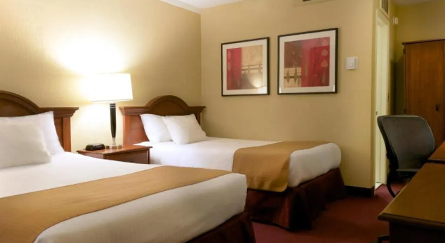 Четырёхместный номер Standard West Gate Inn Nyack