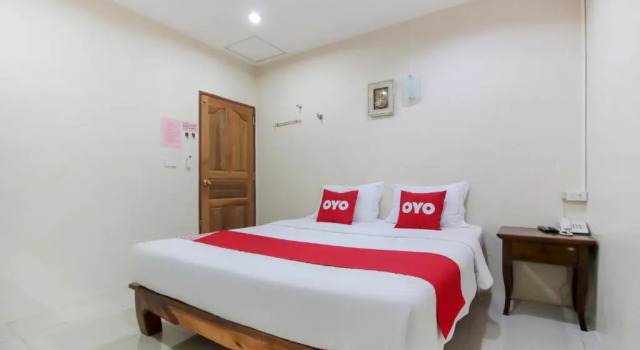 Люкс OYO 75331 Hareeya Hotel