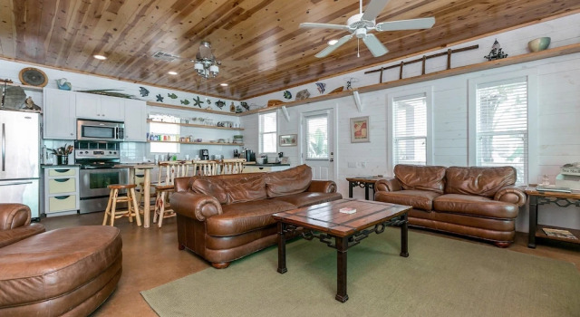 4BR Village Walk House, Pool by RedAwning, Забронировать Дом для отпуска Коттеджи Mustang Island, Коттедж