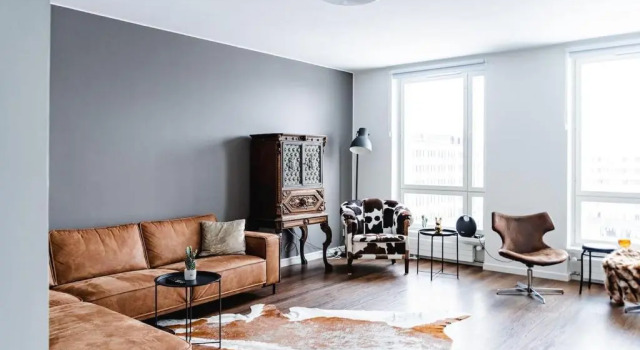 90m2 on pedestrian street on Top Floor, penthouse suite, great view! Incl linen and all