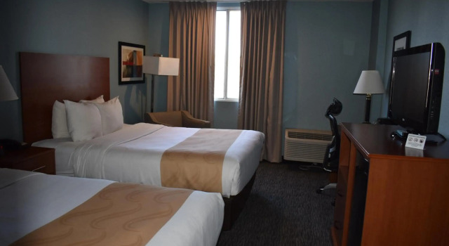 Quality Inn & Suites Garden Of The Gods, Varaa Hotelli Hotellit Colorado Springs uima-altaalla, Uima-allas