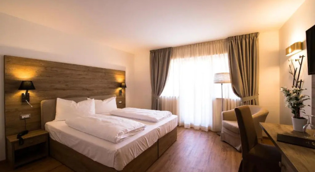 Полулюкс с видом на сад Golden Park Resort