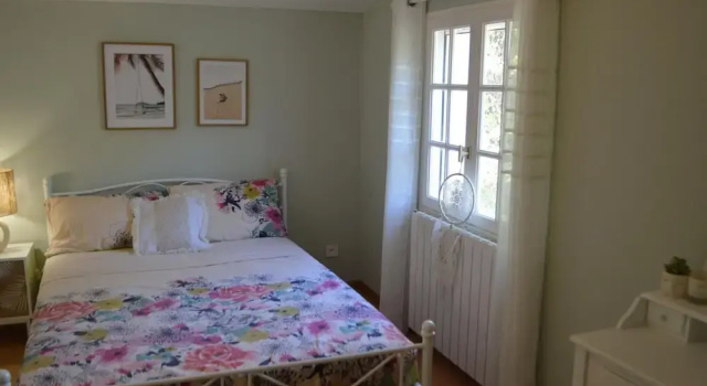 Holiday Home With Large Garden and Pool, Prenota Hotel Hotel a Alvernia con parcheggio, Parcheggio