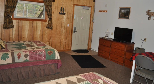 Четырёхместный номер Standard Red Moose Lodge