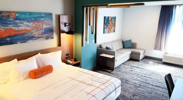 Люкс La Quinta Inn & Suites by Wyndham Dallas - Frisco Stadium