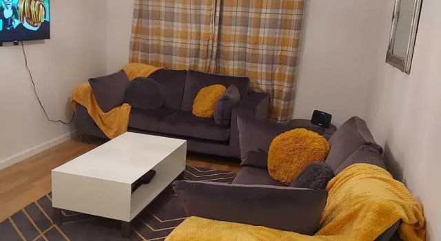 Lovely 2-bed Apartment in Milton Keynes, Varaa Huoneisto Asunnot kohteessa Merseyside, Huoneisto