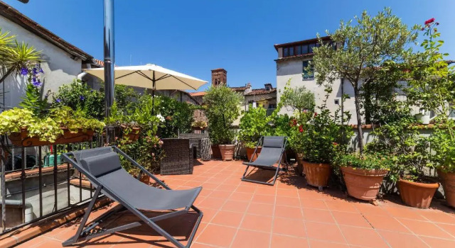 Appartamento La Terrazza, Забронировать Апартаменты/квартира Отели Лукки с парковкой, рядом с Кафедральный собор Лукки, Парковка