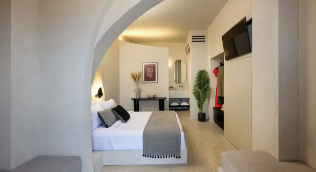 Полулюкс Calissa Suites by Ananda