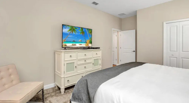 Storey Lake 9 BR Villa with Game Room, Varaa Villa SPA-hotellit kohteessa Florida, SPA