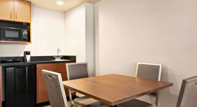 Люкс Wingate by Wyndham Cincinnati Blue Ash