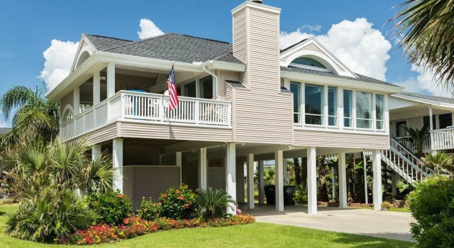 4131 Spoonbill Ln Home - 4 Br home by RedAwning
