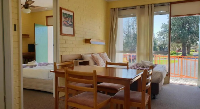 Люкс Moon River Motor Inn