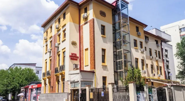 Hotel Amphitryon, Book Hotel Sector 2 Bucharest, near Veranda Mall