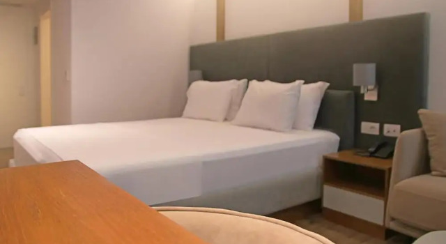 Номер Standard Dorchester Hotel