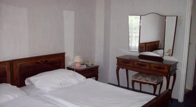 Hotel Aeroport, Prenota Hotel Ságvár 