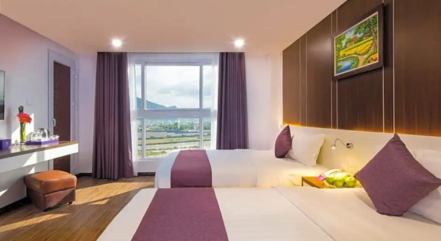 Трёхместный номер Standard с балконом Balcony Nha Trang Hotel