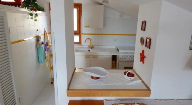 N93 - Numana, Deliziosa Mansarda in Centro Vista Mare, Rezervovat Hotel Numana 