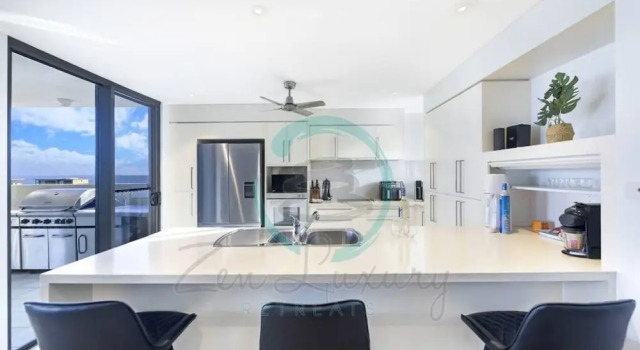 ZEN AT ARKABA - 3BR Luxury Apartment