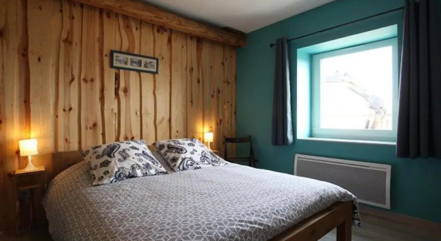 Grand gîte cosy avec terrasse, jardin et jeux à Boisset, proche villages médiévaux et loisirs nature - FR-1-582-246, Book Hotel Firminy Loire