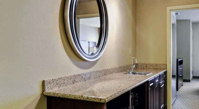 Двухместный люкс Comfort Suites near Hot Springs Park