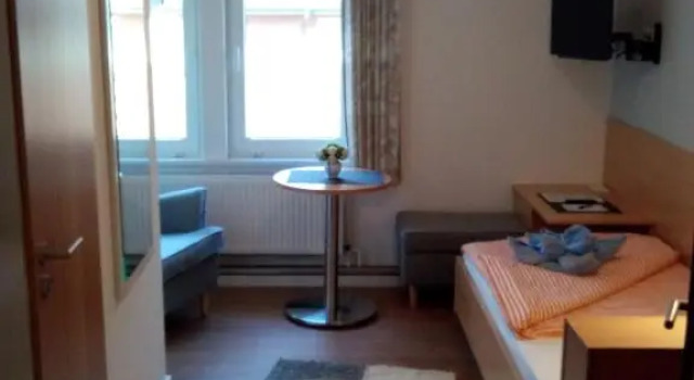 Hotel-Pension Peterhof, Забронировать Отель Йюст East Frisian Islands
