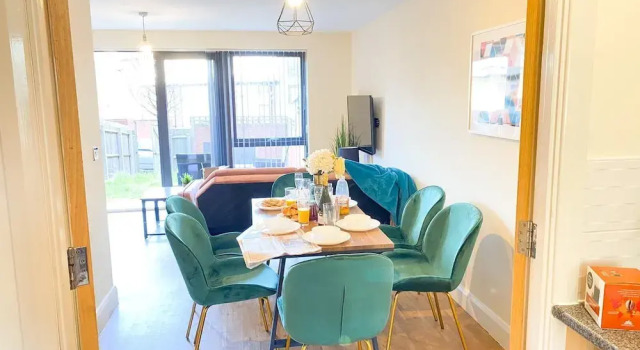 Tudors eSuites 11 Bed House City Centre