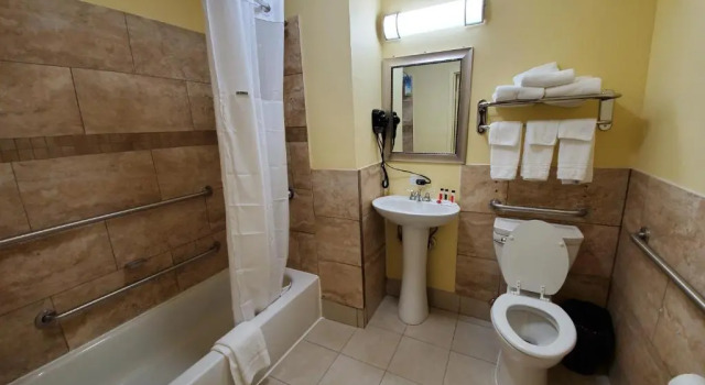 Номер Standard Days Inn by Wyndham Atlanta/Southlake/Morrow