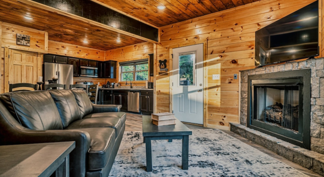 Stylish New 5BR 4BA Cabin Steps From Dollywood, Забронировать Дом для отпуска Виллы Пиджен-Фордж, рядом с Tennessee Shine, Вилла