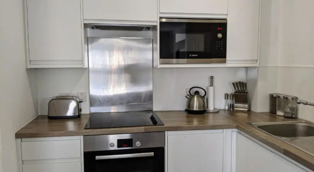 Апартаменты Superior Saffron Court by Wycombe Apartments - Apt 06