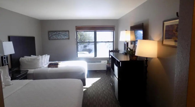Четырёхместный номер Standard Breck Inn