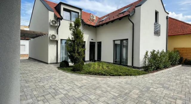 Dotis Apartman Tata, Boek Appartement Tata 